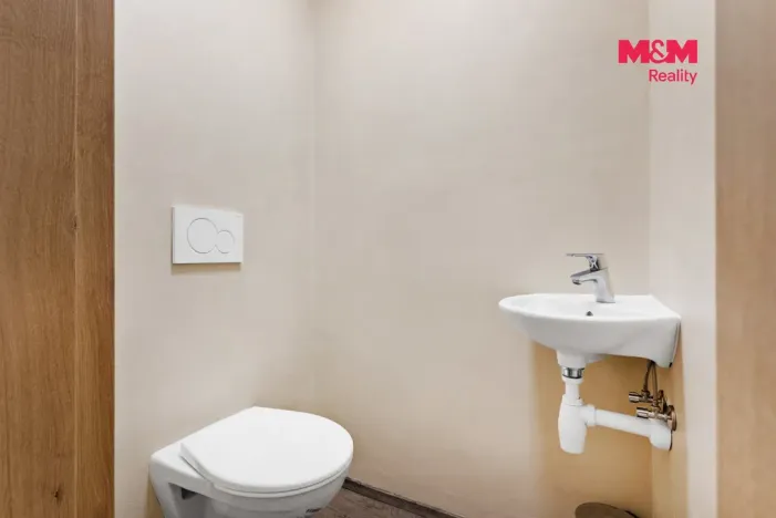 Prodej obchodního prostoru, Jablonec nad Nisou, Komenského, 600 m2