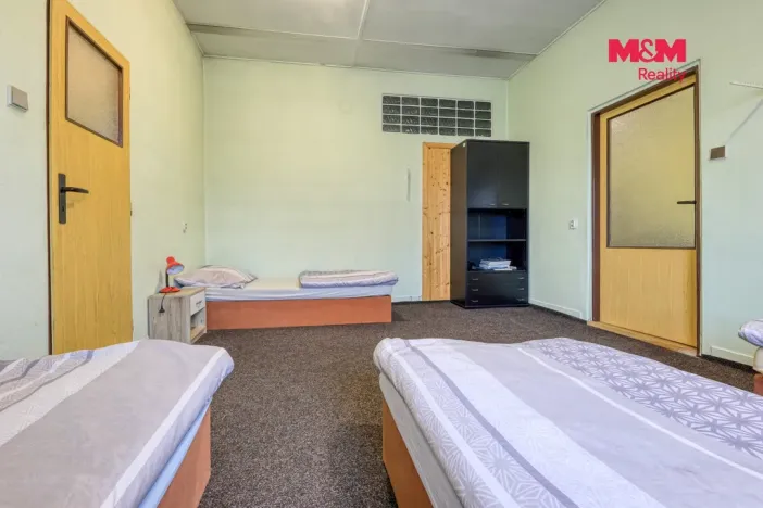Prodej výrobních prostor, Černošín, 1100 m2