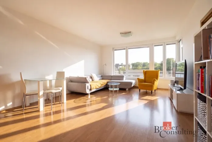 Prodej bytu 2+kk, Praha - Libeň, Nad Okrouhlíkem, 58 m2