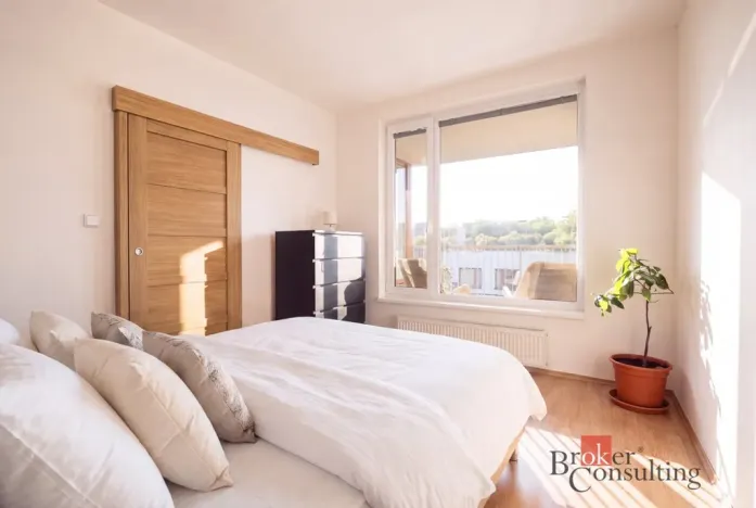 Prodej bytu 2+kk, Praha - Libeň, Nad Okrouhlíkem, 58 m2