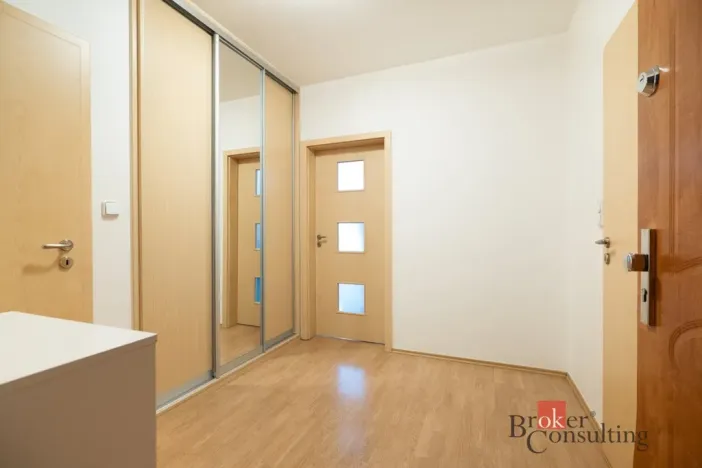 Prodej bytu 2+kk, Praha - Libeň, Nad Okrouhlíkem, 58 m2