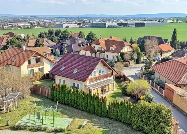 Pronájem rodinného domu, Moravany, 188 m2
