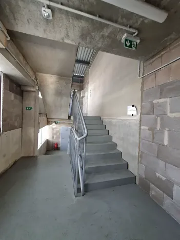 Pronájem garážového stání, Praha - Černý Most, Bryksova, 13 m2