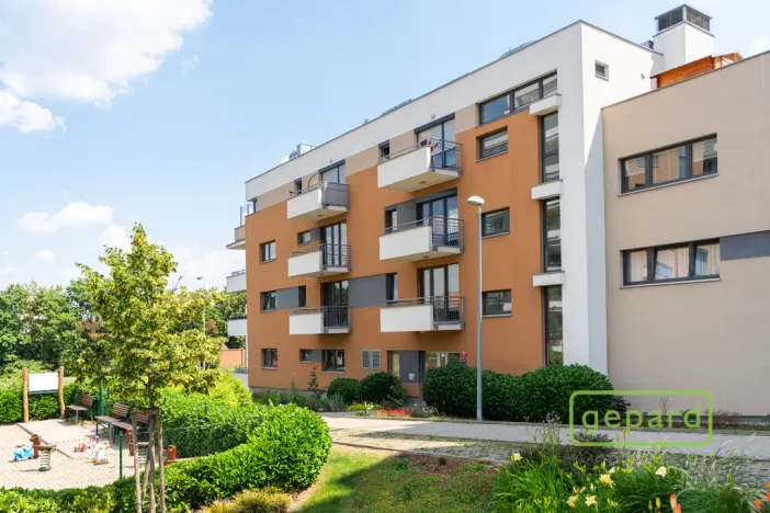 Prodej bytu 2+kk, Praha, Zimova, 63 m2