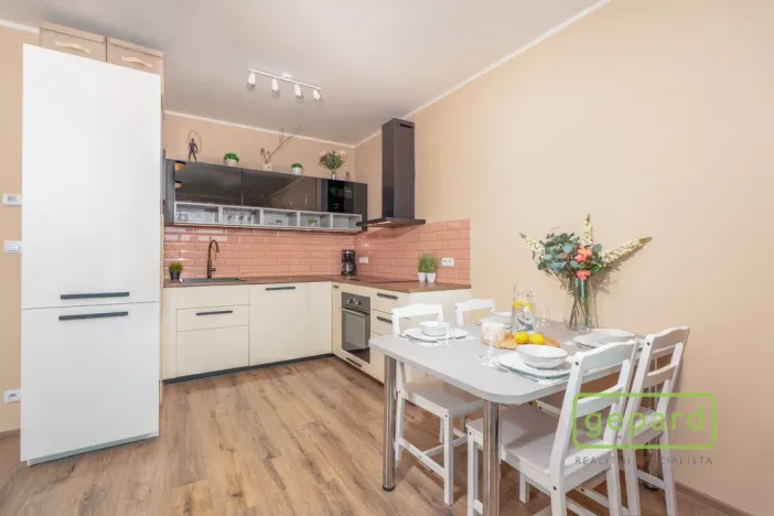 Prodej bytu 2+kk, Praha, Zimova, 63 m2