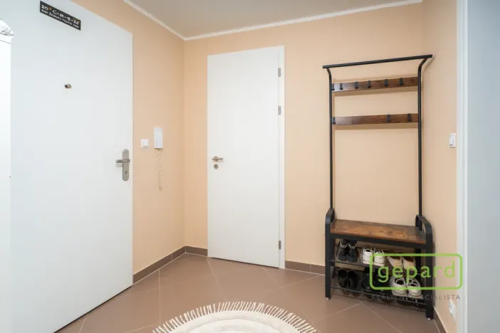 Prodej bytu 2+kk, Praha, Zimova, 63 m2