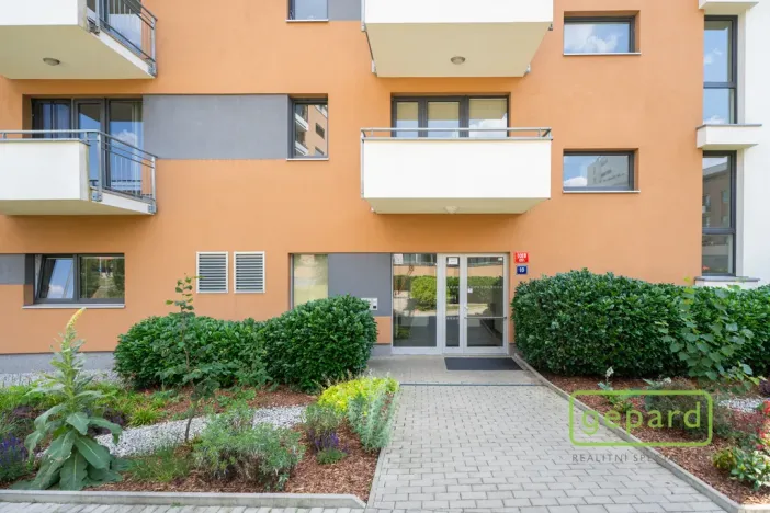 Prodej bytu 2+kk, Praha, Zimova, 63 m2