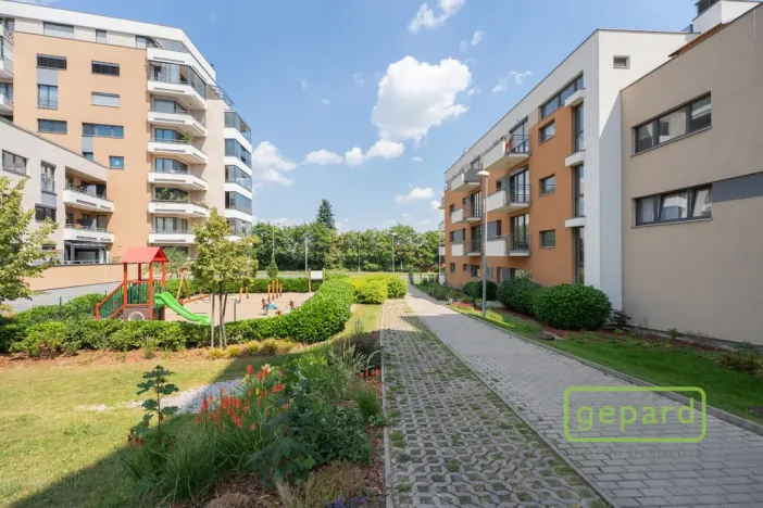 Prodej bytu 2+kk, Praha, Zimova, 63 m2
