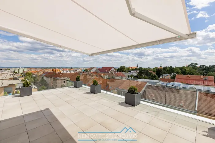 Prodej atypického bytu, Znojmo, Jarošova, 235 m2