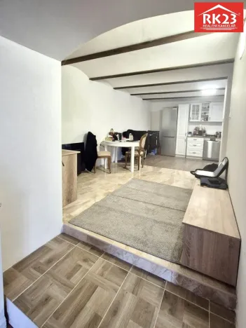 Pronájem obchodního prostoru, Planá, náměstí Svobody, 41 m2
