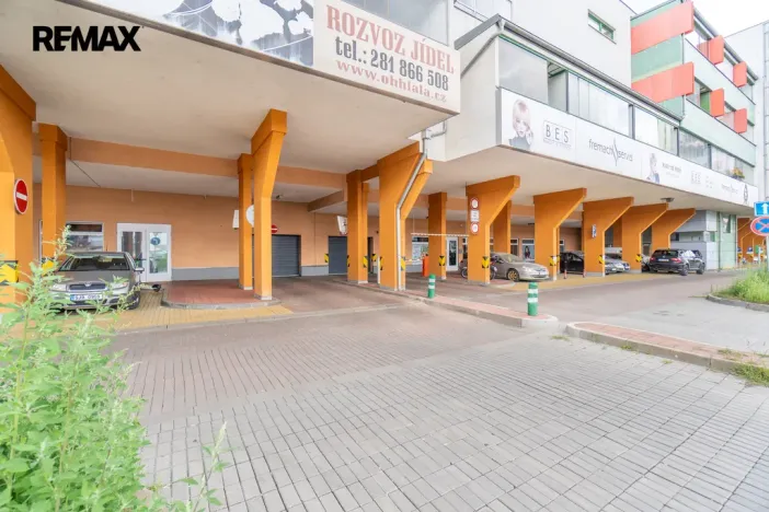 Pronájem garážového stání, Praha - Vysočany, Poděbradská, 15 m2