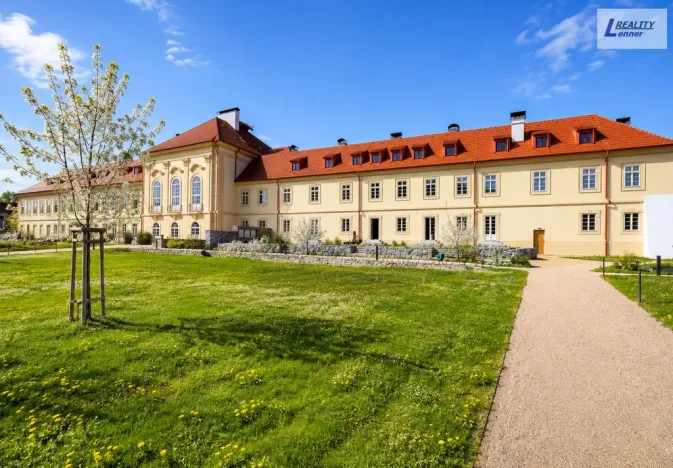 Pronájem bytu 1+kk, Jince, Slavíkova, 48 m2