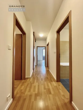 Pronájem bytu 3+kk, Praha - Záběhlice, Na Slatince, 70 m2