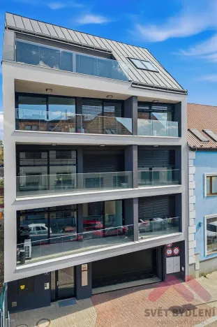 Pronájem bytu 1+kk, Praha - Modřany, Komořanská, 37 m2