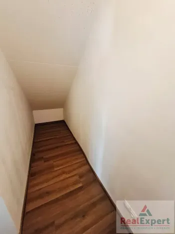 Pronájem bytu 1+kk, Praha - Vinohrady, Máchova, 30 m2