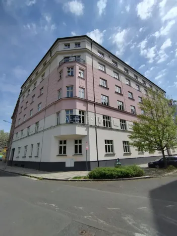 Pronájem bytu 2+kk, Karlovy Vary, Foersterova, 50 m2