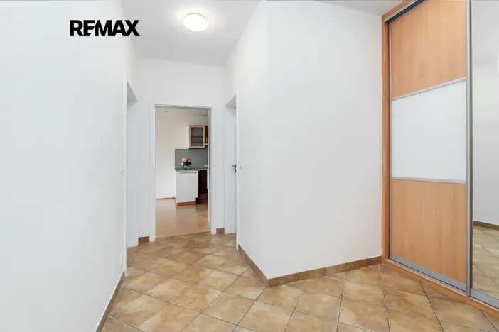 Pronájem bytu 3+kk, Zbuzany, Lomená, 72 m2