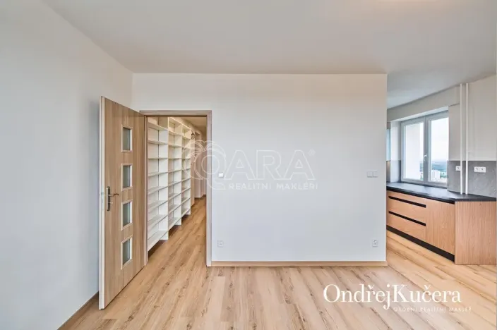 Pronájem bytu 3+kk, Praha - Břevnov, Na Petřinách, 67 m2