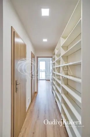 Pronájem bytu 3+kk, Praha - Břevnov, Na Petřinách, 67 m2