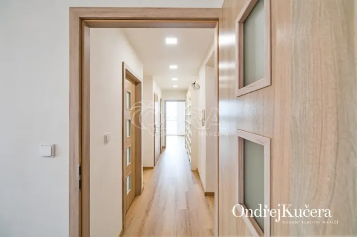 Pronájem bytu 3+kk, Praha - Břevnov, Na Petřinách, 67 m2