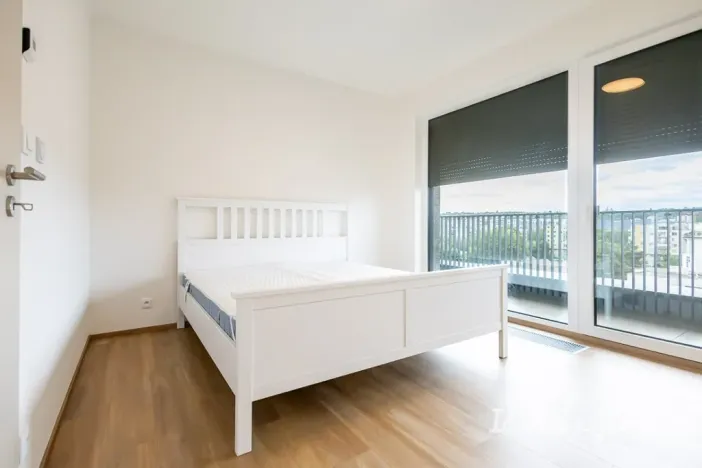 Pronájem bytu 2+kk, Praha - Hloubětín, Poděbradská, 64 m2