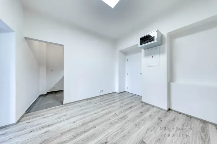 Pronájem kanceláře, Praha - Holešovice, U Výstaviště, 60 m2