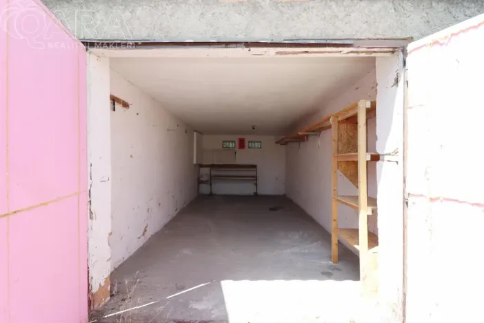 Prodej garáže, Praha - Bubeneč, Podbabská, 18 m2