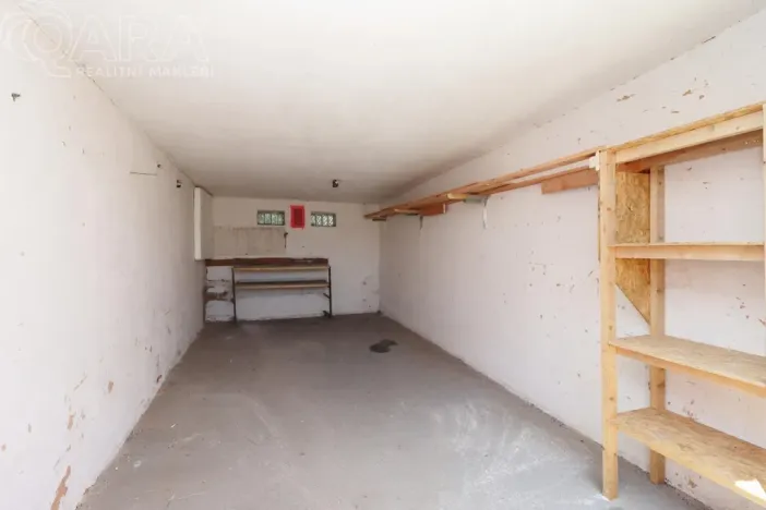 Prodej garáže, Praha - Bubeneč, Podbabská, 18 m2