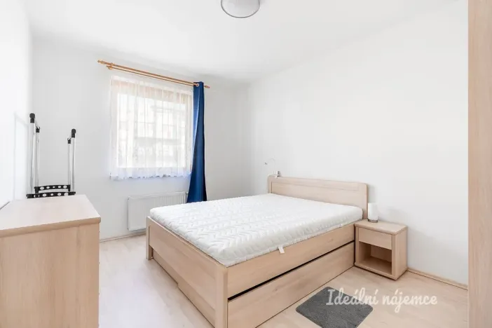 Pronájem bytu 2+kk, Praha - Modřany, Soukalova, 55 m2