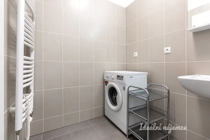 Pronájem bytu 2+kk, Praha - Modřany, Soukalova, 55 m2