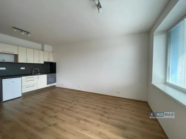 Pronájem bytu 1+kk, Břeclav, U Nemocnice, 32 m2