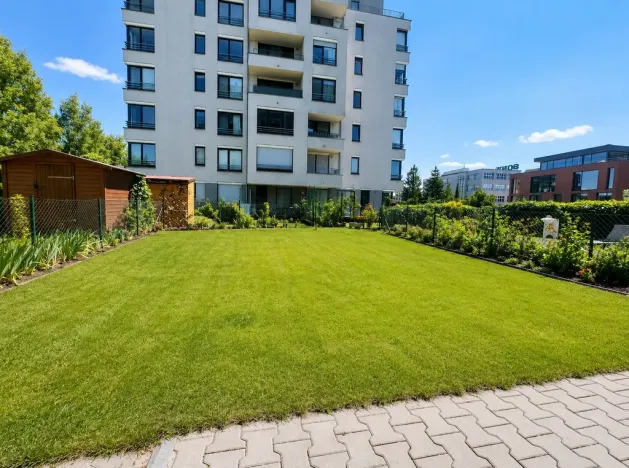Pronájem bytu 2+kk, Praha - Vysočany, Sousedíkova, 60 m2