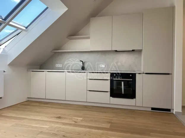 Pronájem bytu 2+kk, Praha - Strašnice, Černokostelecká, 39 m2