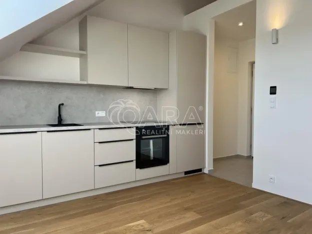 Pronájem bytu 2+kk, Praha - Strašnice, Černokostelecká, 39 m2