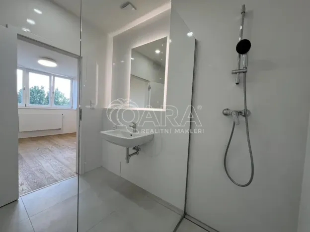 Pronájem bytu 2+kk, Praha - Strašnice, Černokostelecká, 39 m2