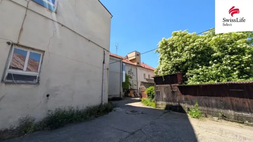 Prodej obchodního prostoru, Dašice, náměstí T. G. Masaryka, 3100 m2