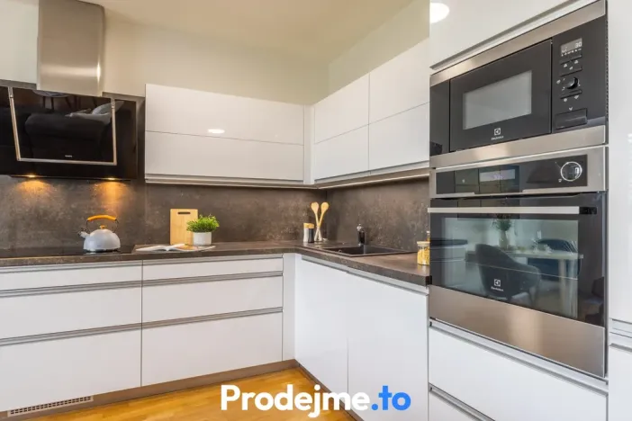 Prodej bytu 3+kk, Brno, Netroufalky, 83 m2