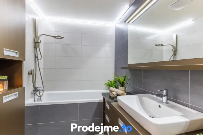 Prodej bytu 3+kk, Brno, Netroufalky, 83 m2