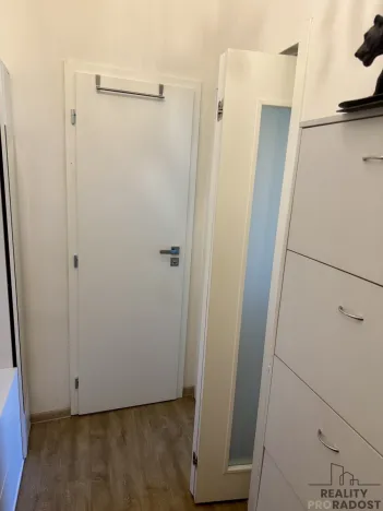 Prodej bytu 2+kk, Praha, U skládky, 41 m2