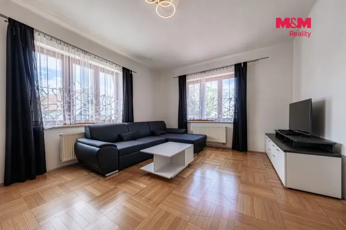 Prodej bytu 2+1, Rožďalovice, Náměstí, 61 m2
