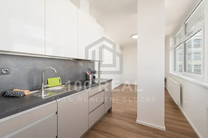 Pronájem bytu 1+kk, Pardubice, třída Míru, 30 m2
