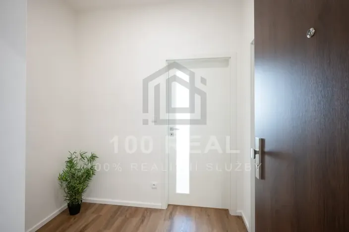 Pronájem bytu 1+kk, Pardubice, třída Míru, 30 m2
