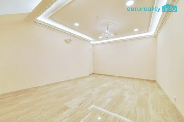 Pronájem obchodního prostoru, Karlovy Vary, Zámecký vrch, 20 m2