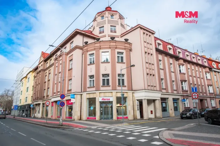 Pronájem kanceláře, Hradec Králové, Šafaříkova, 53 m2