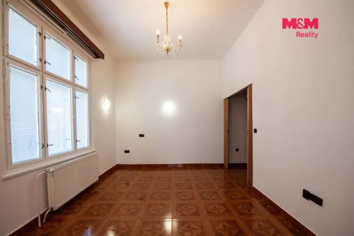 Pronájem kanceláře, Hradec Králové, Šafaříkova, 53 m2