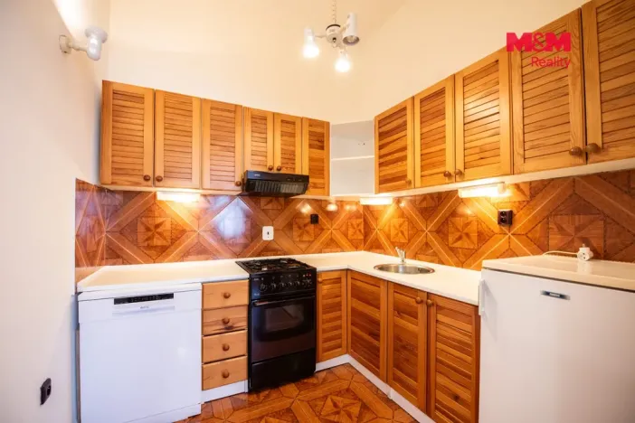 Pronájem kanceláře, Hradec Králové, Šafaříkova, 53 m2