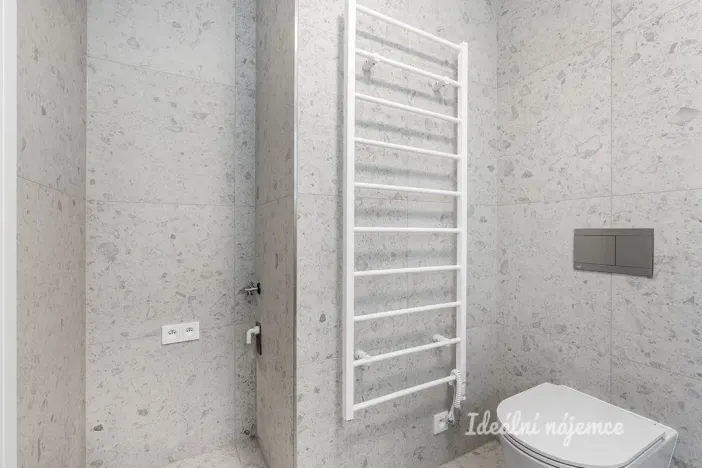 Pronájem bytu 1+kk, Praha - Smíchov, Plzeňská, 29 m2