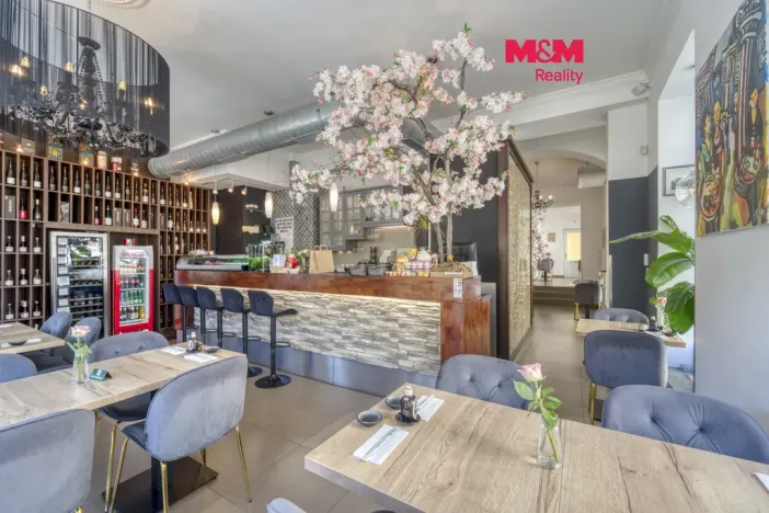 Pronájem obchodního prostoru, Mariánské Lázně, Ruská, 108 m2