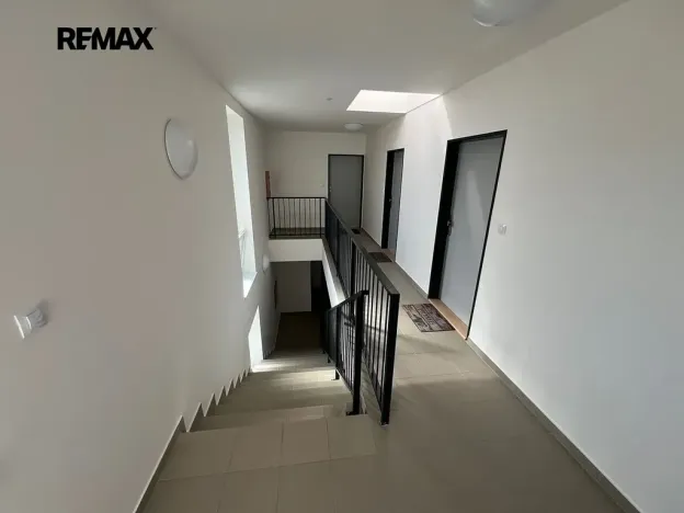 Pronájem bytu 1+kk, Beroun, Vinařská, 33 m2