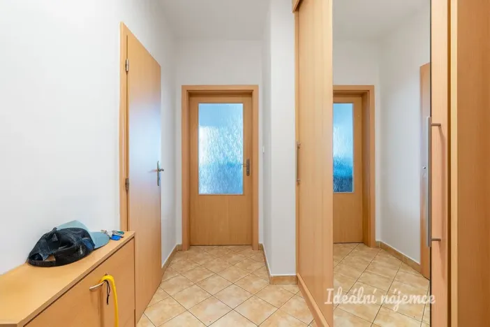 Pronájem bytu 2+kk, Praha - Modřany, Semická, 45 m2